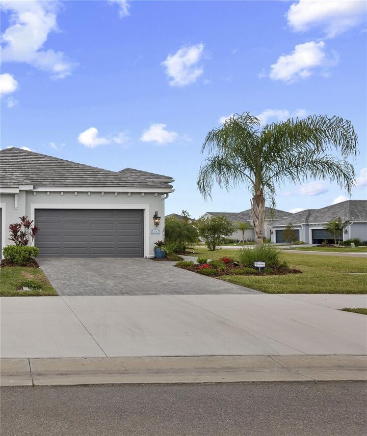 Property Photo:  12762 Palatka Drive  FL 34293 