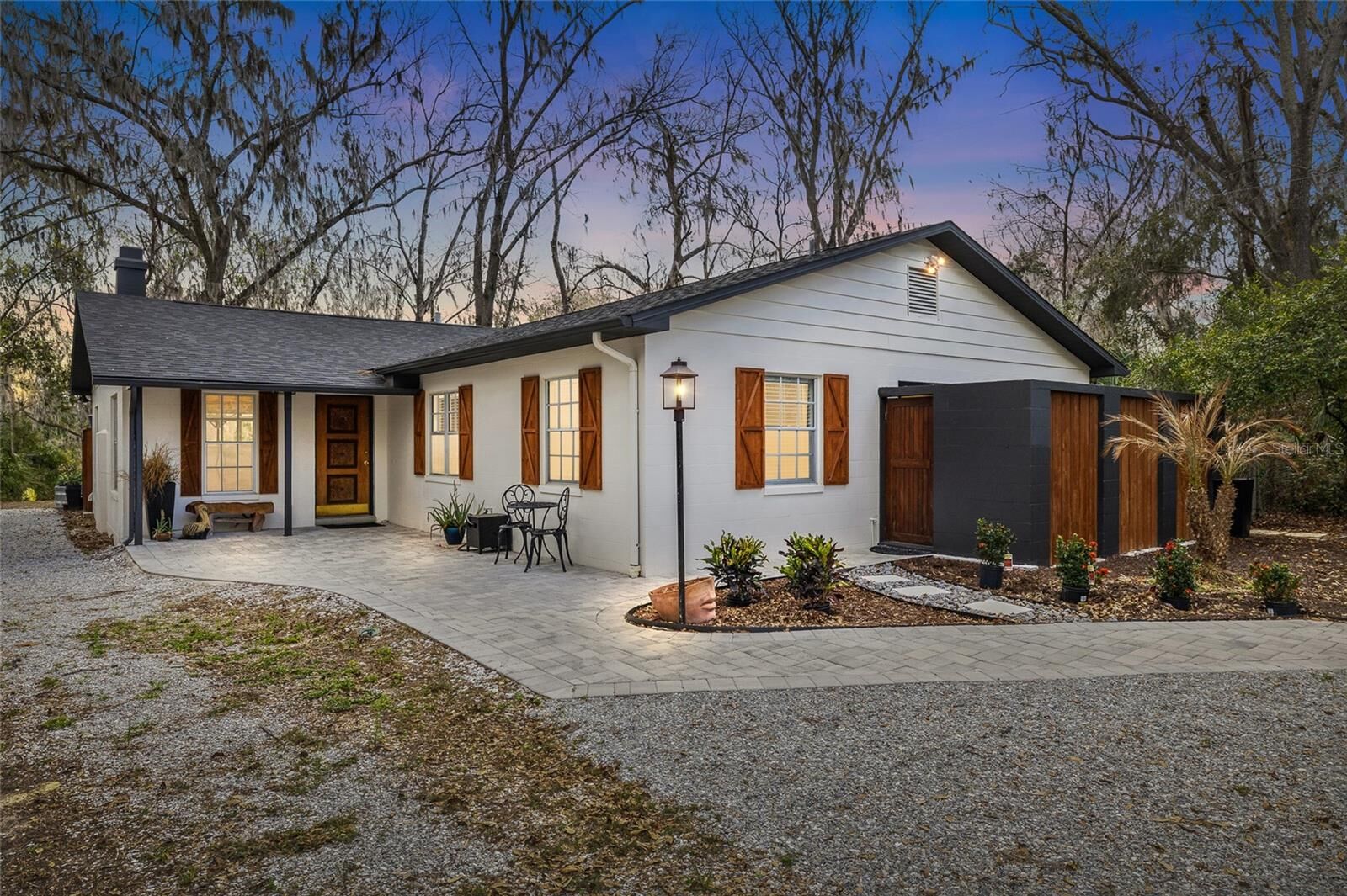 Property Photo:  6906 Valrie Lane  FL 33569 