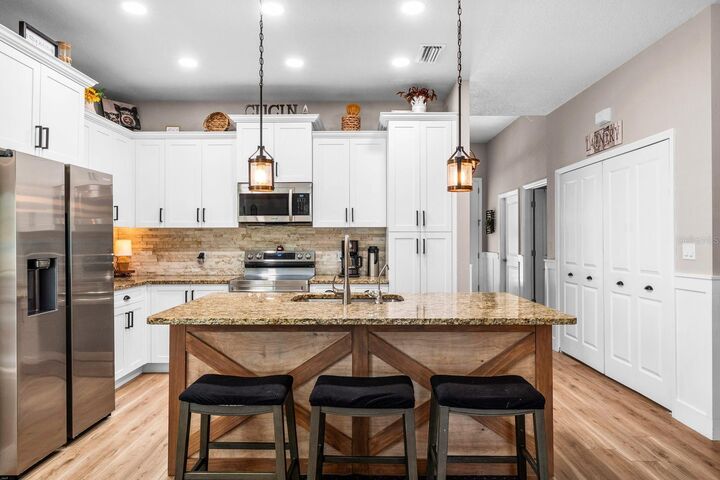 Property Photo:  128 51st Street Circle E 7  FL 34221 