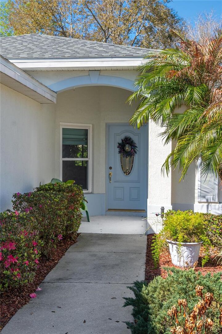 Property Photo: 483 Lake Suzanne Drive FL 33859
