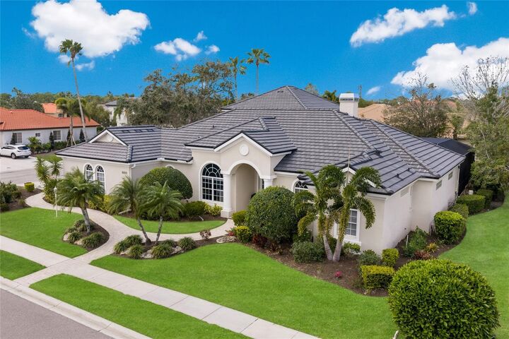 Property Photo:  8009 Royal Birkdale Circle  FL 34202 