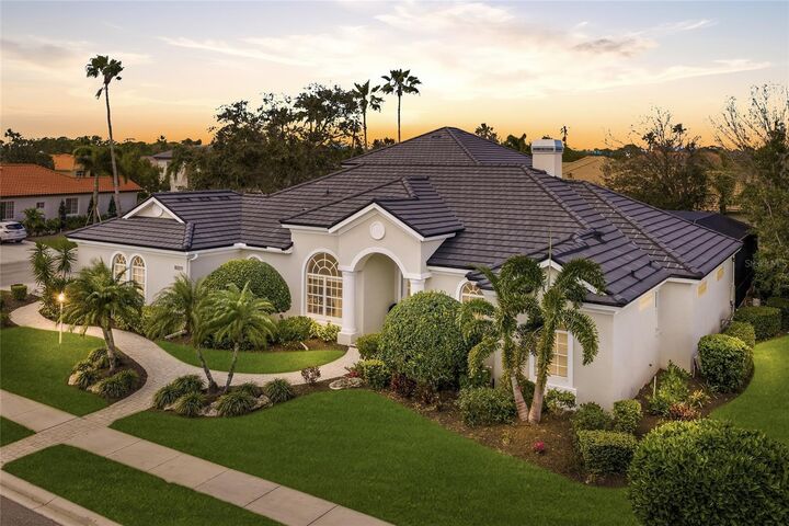 Property Photo:  8009 Royal Birkdale Circle  FL 34202 