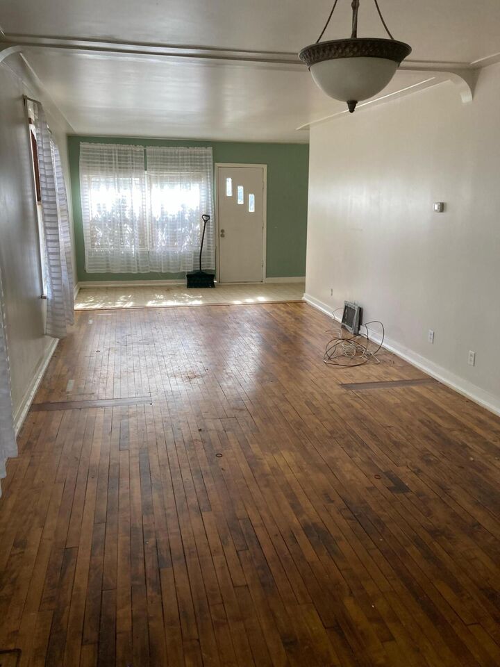 Property Photo:  1201 Slayton Avenue  MI 49417 