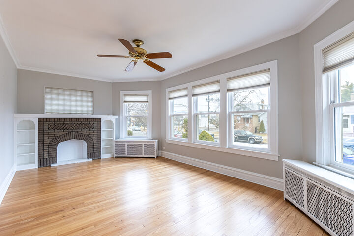 Property Photo:  2821 N Menard Avenue  IL 60634 