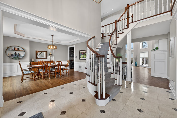 Property Photo:  38W509 Golfview Court  IL 60175 