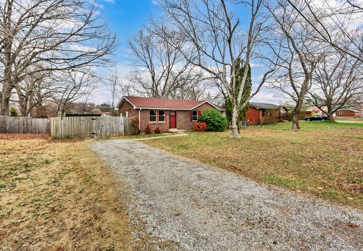 Property Photo:  527 Caskey Dr  TN 37042 