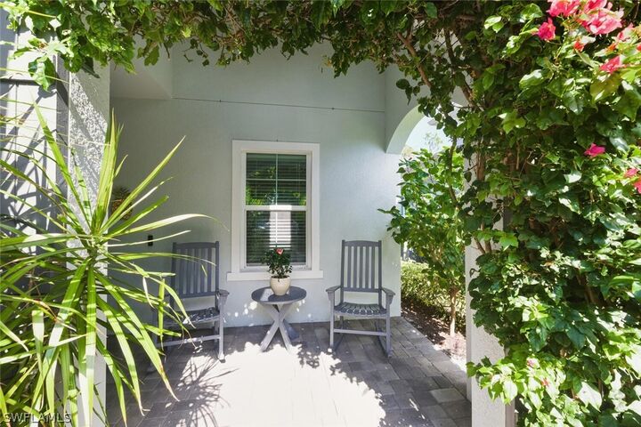Property Photo:  2175 Marquesa Circle  FL 34112 