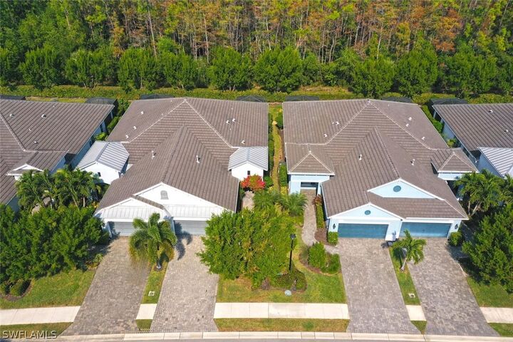 Property Photo: 2175 Marquesa Circle FL 34112