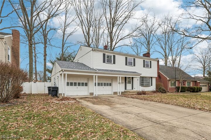 Property Photo:  1682 Arthur Drive NW  OH 44485 