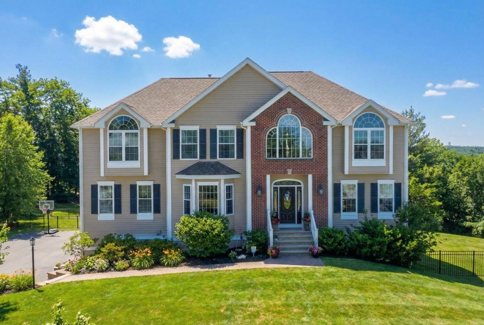 Property Photo:  22 Ryan Farm Road  NH 03087 