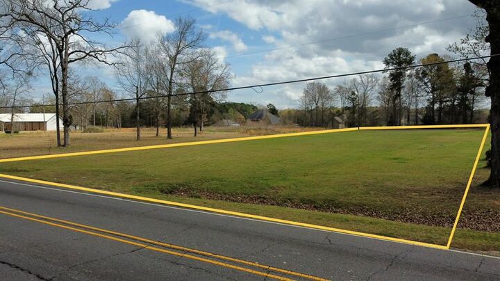 Property Photo:  000 Buncombe Rd  LA 71129 