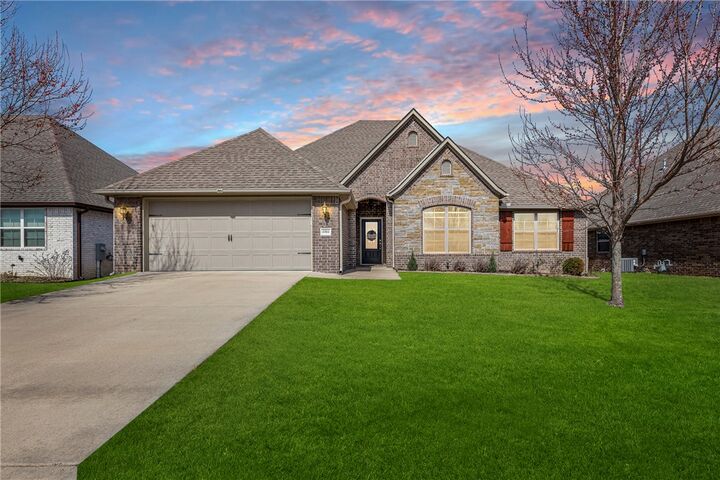 Property Photo:  4004 SW Flintstone Way  AR 72713 