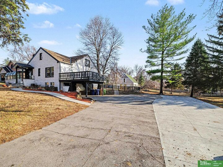 Property Photo:  306 Bellevue Boulevard  NE 68005 