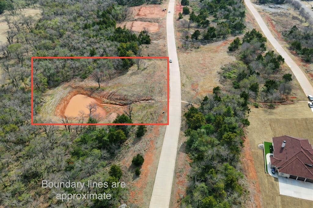 Property Photo:  8266 E Wilshire Park Drive  OK 73111 