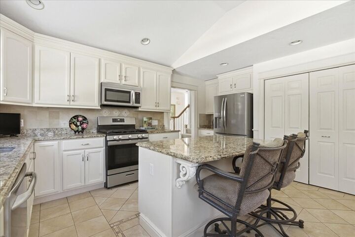 Property Photo:  3 Oak View Terrace 3  MA 02038 