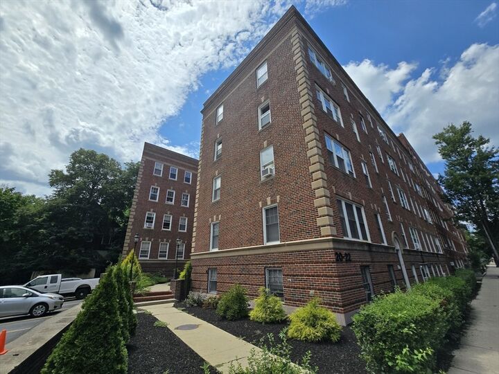 Property Photo:  22 Concord Avenue 11  MA 02138 