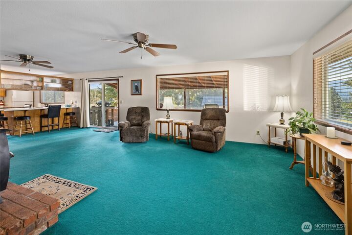 Property Photo: 115 W Sixth Street WA 98922