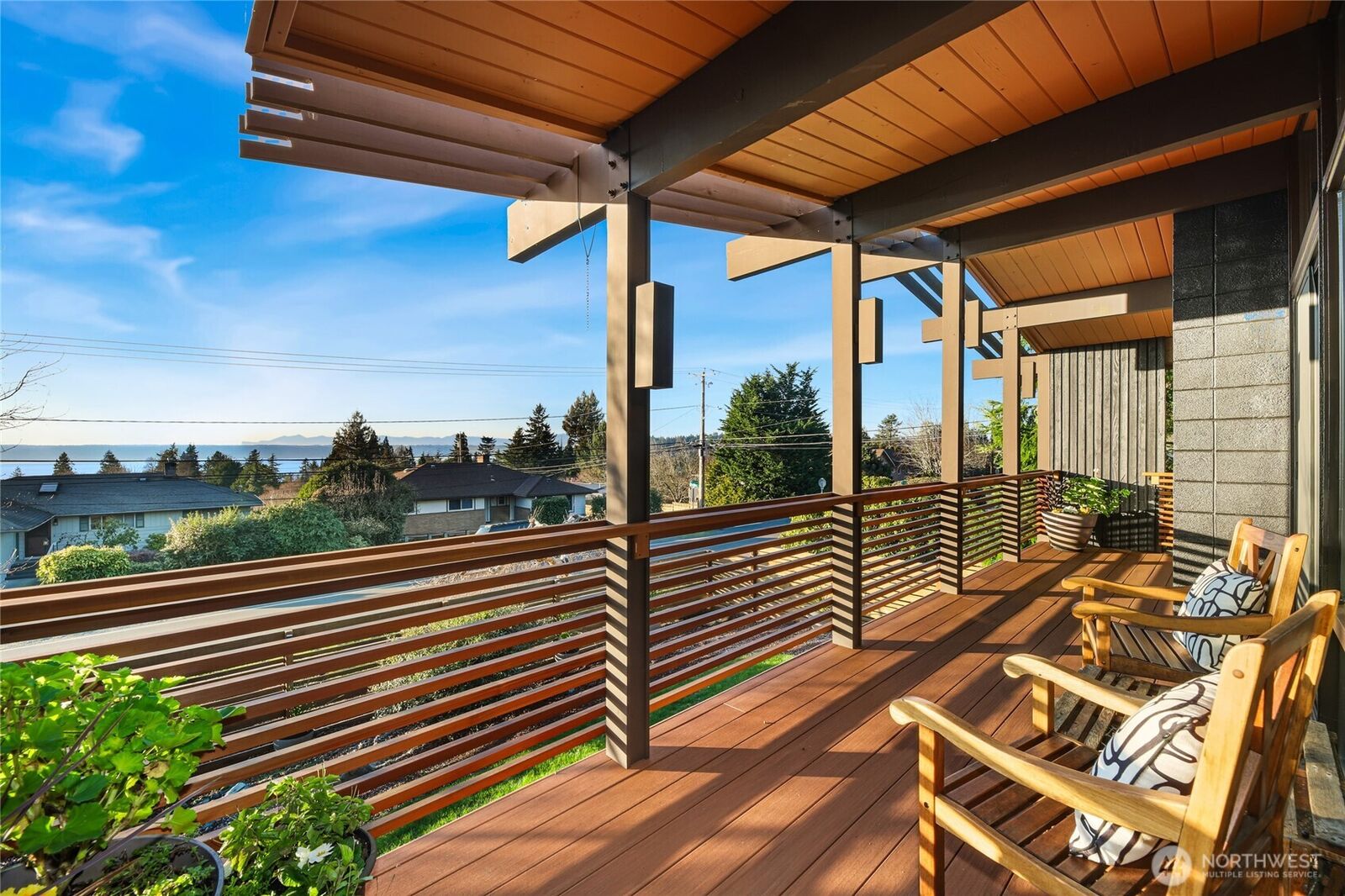 Property Photo:  18600  4th Avenue SW  WA 98166 