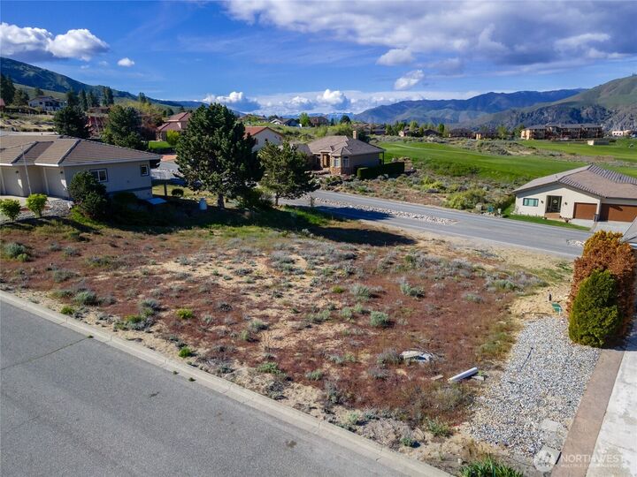 Property Photo:  307  Desert View Place  WA 98843 