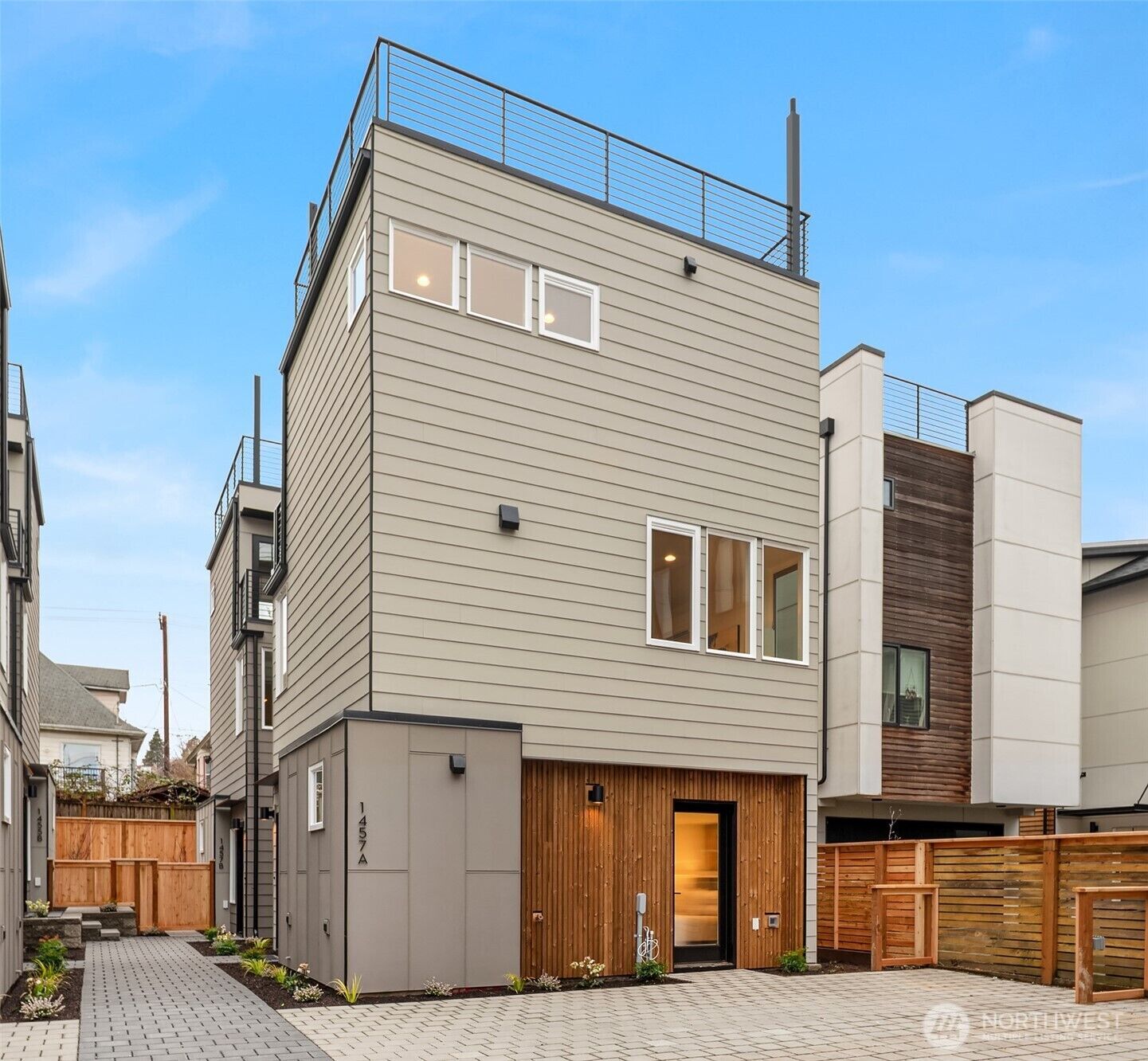 Property Photo:  1457  22nd Avenue A  WA 98122 