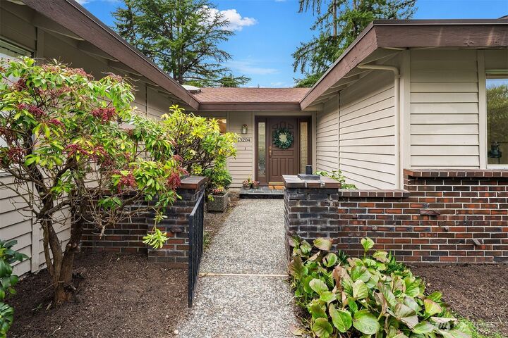 Property Photo:  18204 NE 27th Street  WA 98052 