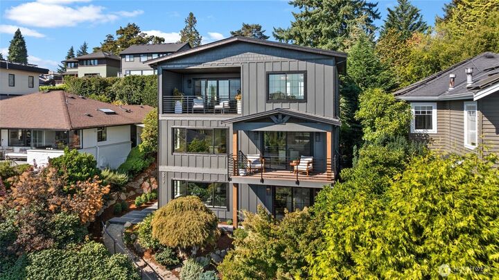 Property Photo: 6917 57th Avenue NE WA 98115