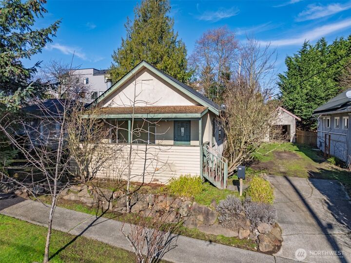Property Photo: 946 N 86th Street WA 98103