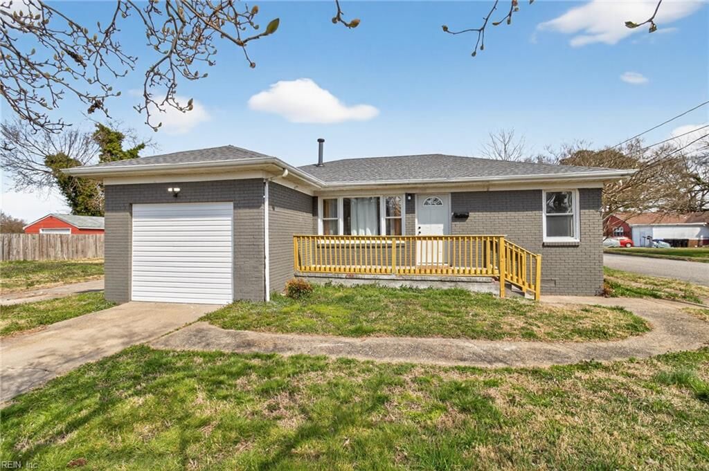 Property Photo:  600 Phillips Ave  VA 23707 