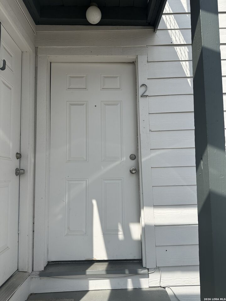 Property Photo:  417 Eleanor Ave 2  TX 78209 