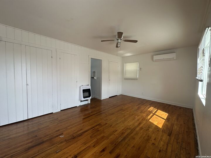 Property Photo:  417 Eleanor Ave 4  TX 78209 