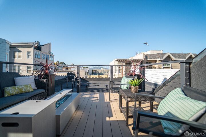 Property Photo: 165 Valparaiso Street CA 94133