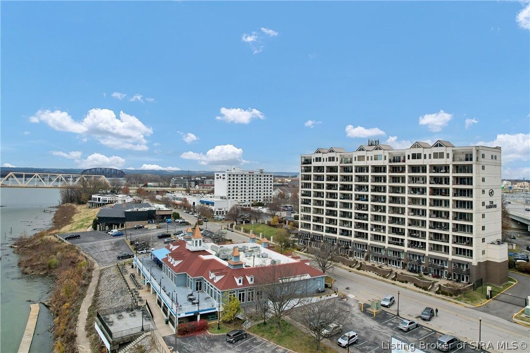 Property Photo:  606 W Riverside Drive  IN 47130 