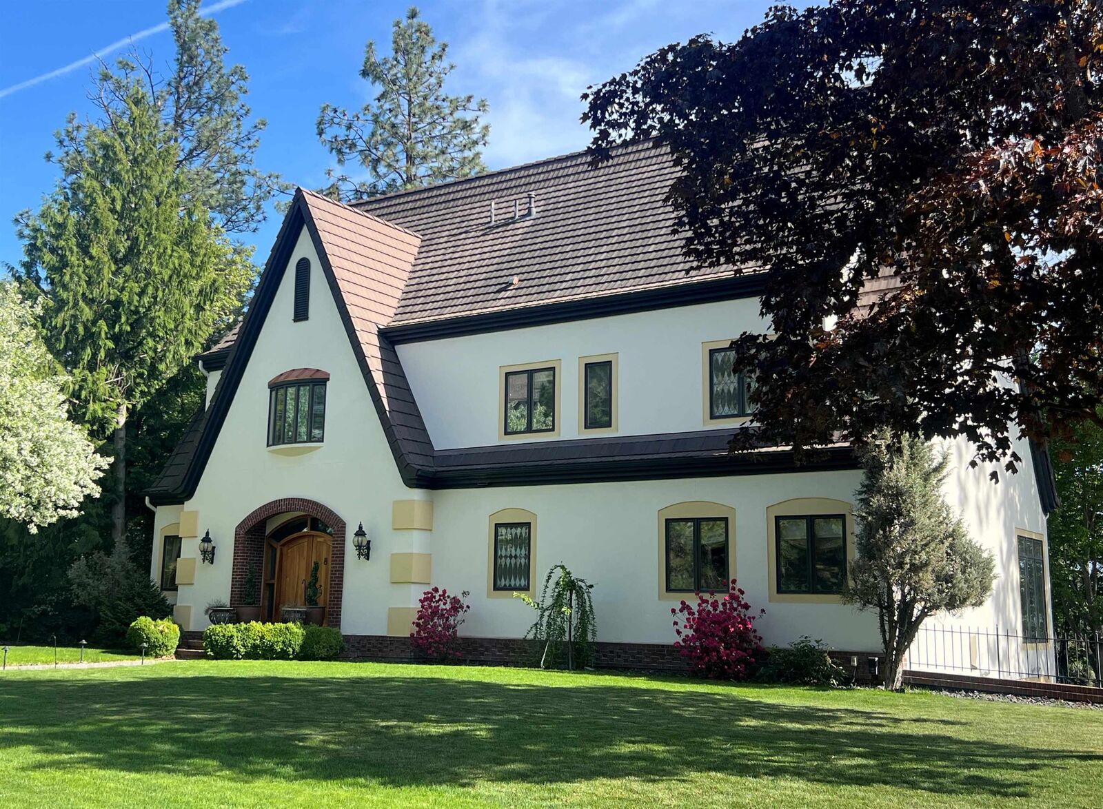 Property Photo:  1525 E Westminster Ln  WA 99223 