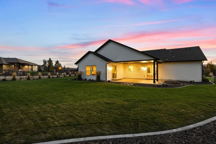Property Photo:  2539 S Man O War Ln  WA 99037 
