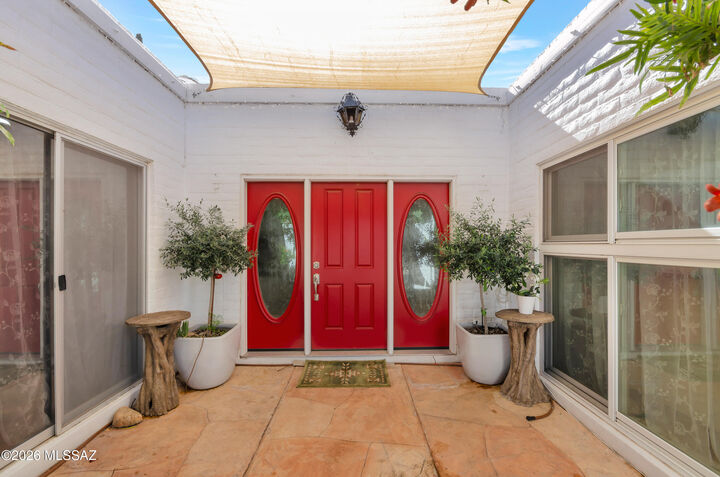 Property Photo:  731 W Las Lomitas Road  AZ 85704 