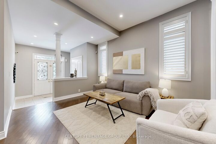 Property Photo:  20 Altus Park Drive  ON L6A 0Z5 