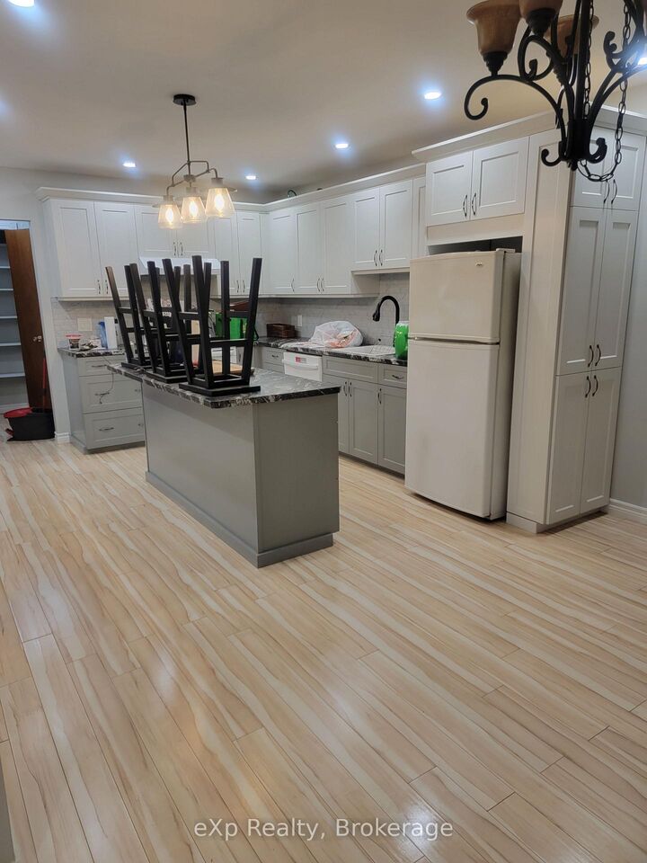 Property Photo: 920 5th Avenue E ON N4K 2S2