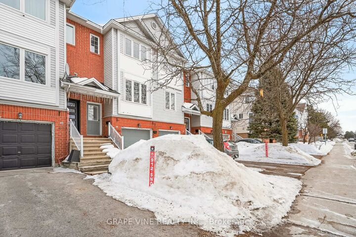 Property Photo: 460 Seyton Drive ON K2H 1G2