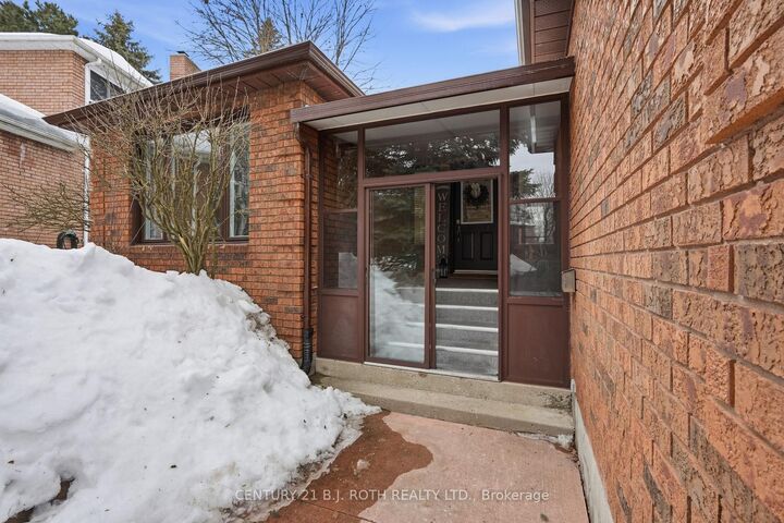 Property Photo:  25 Autumn Lane  ON L4N 6G8 