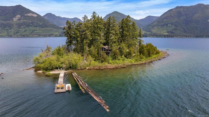 Property Photo: 7 Island #7 BC V0R 2G0