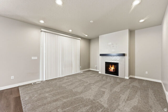 Property Photo: 370 W Parkway Dr UT 84037