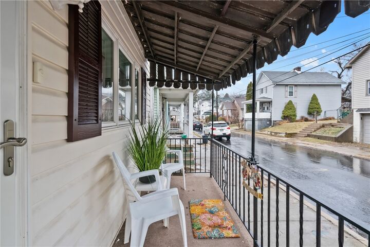 Property Photo:  242 S Washington  PA 15601 