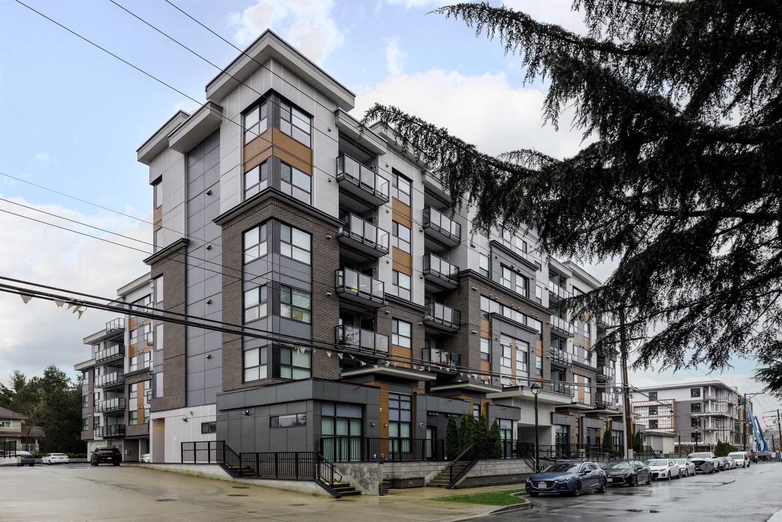 Property Photo: 20695 Eastleigh Crescent 304 BC V3A 0P7