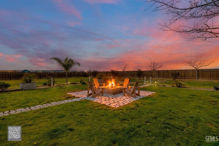 Property Photo:  28105 Clydesdale Avenue  CA 93268 