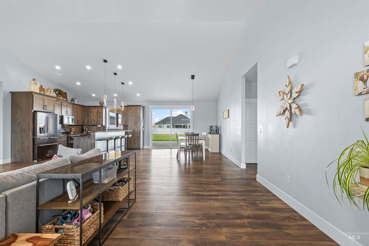 Property Photo:  2111 Vinifera Blvd  ID 83501-6253 