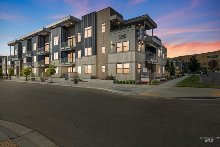 Property Photo:  4340 E Haystack St 102  ID 83716 