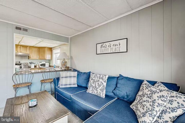 Property Photo:  15 143rd Street 302  MD 21842 