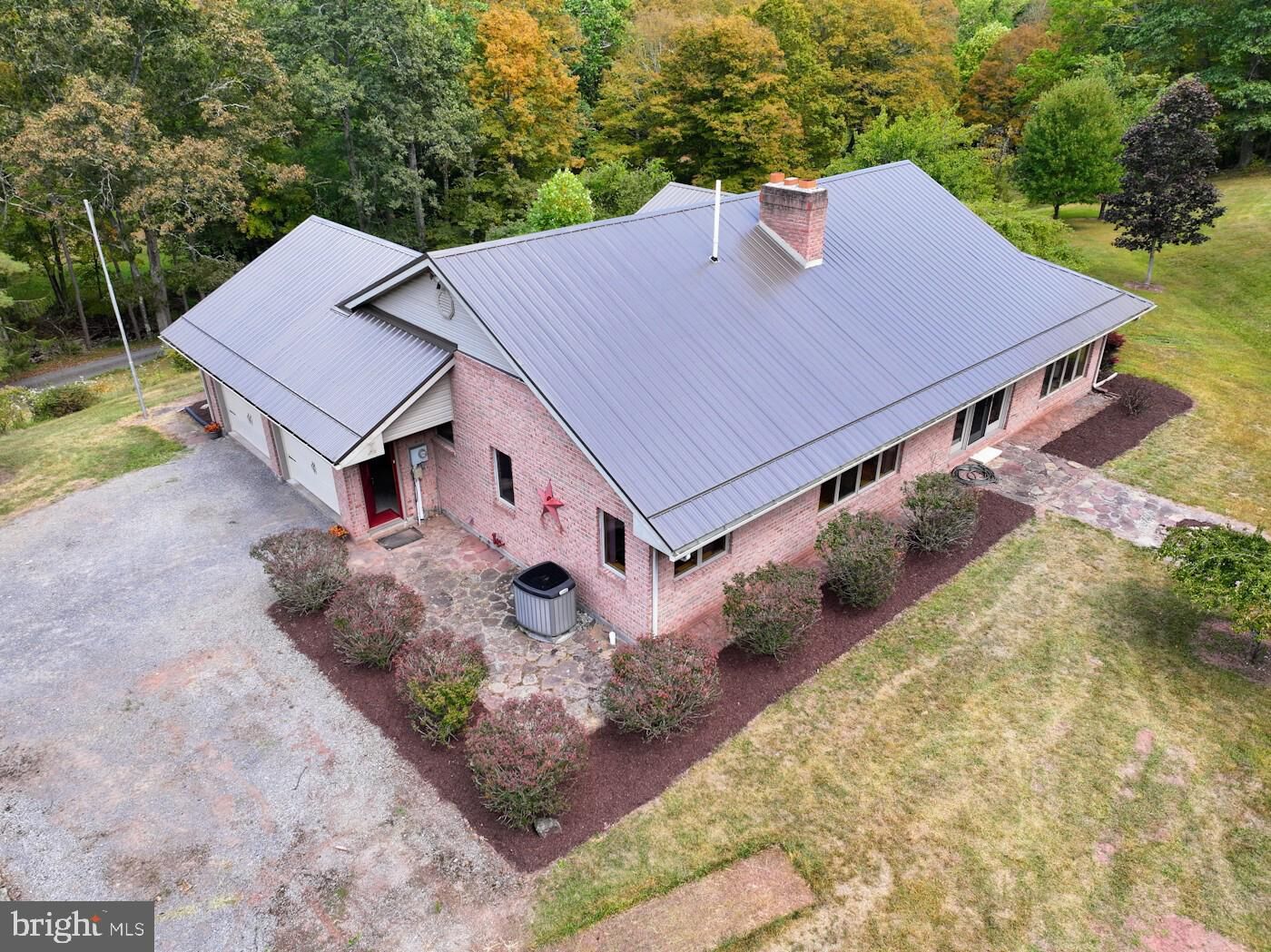 Property Photo:  353 Pine Pitch Road  PA 15534 