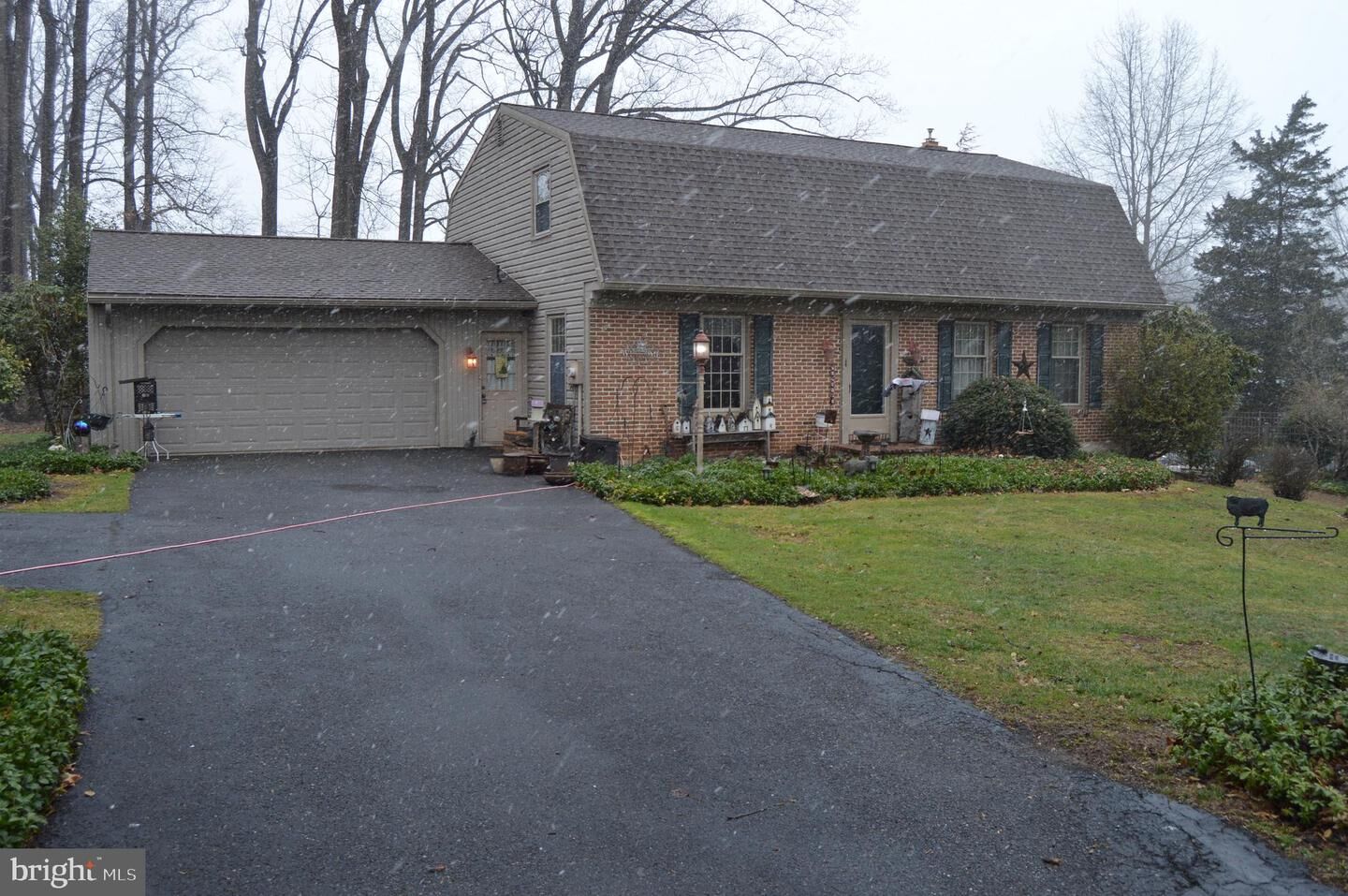 Property Photo:  8 Elk Circle  PA 17560 