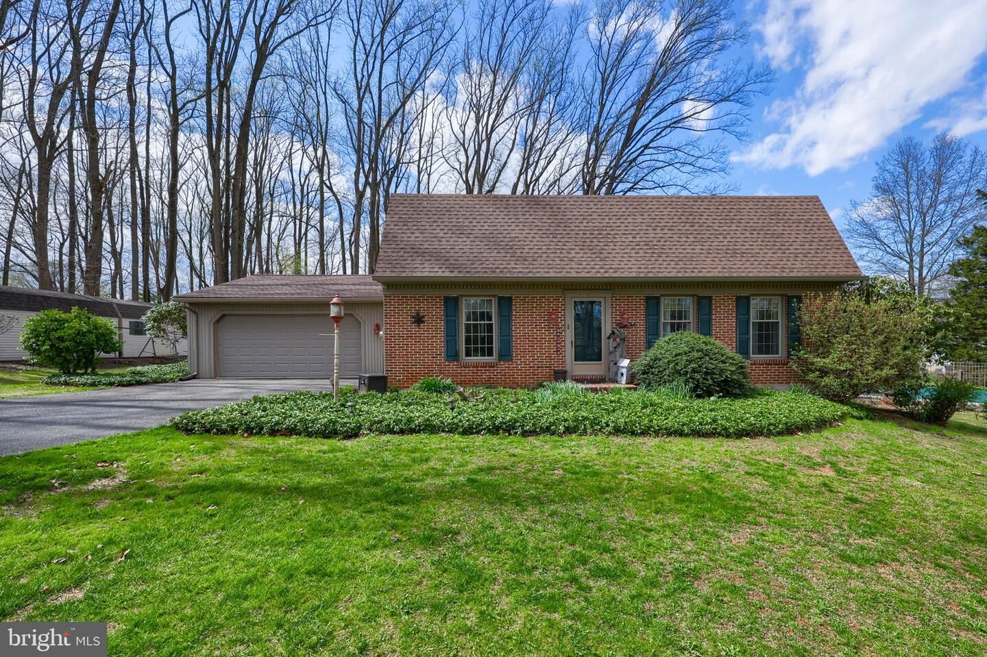 Property Photo:  8 Elk Circle  PA 17560 